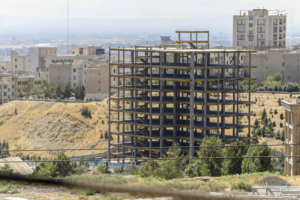 ساختمان نیمه کاره